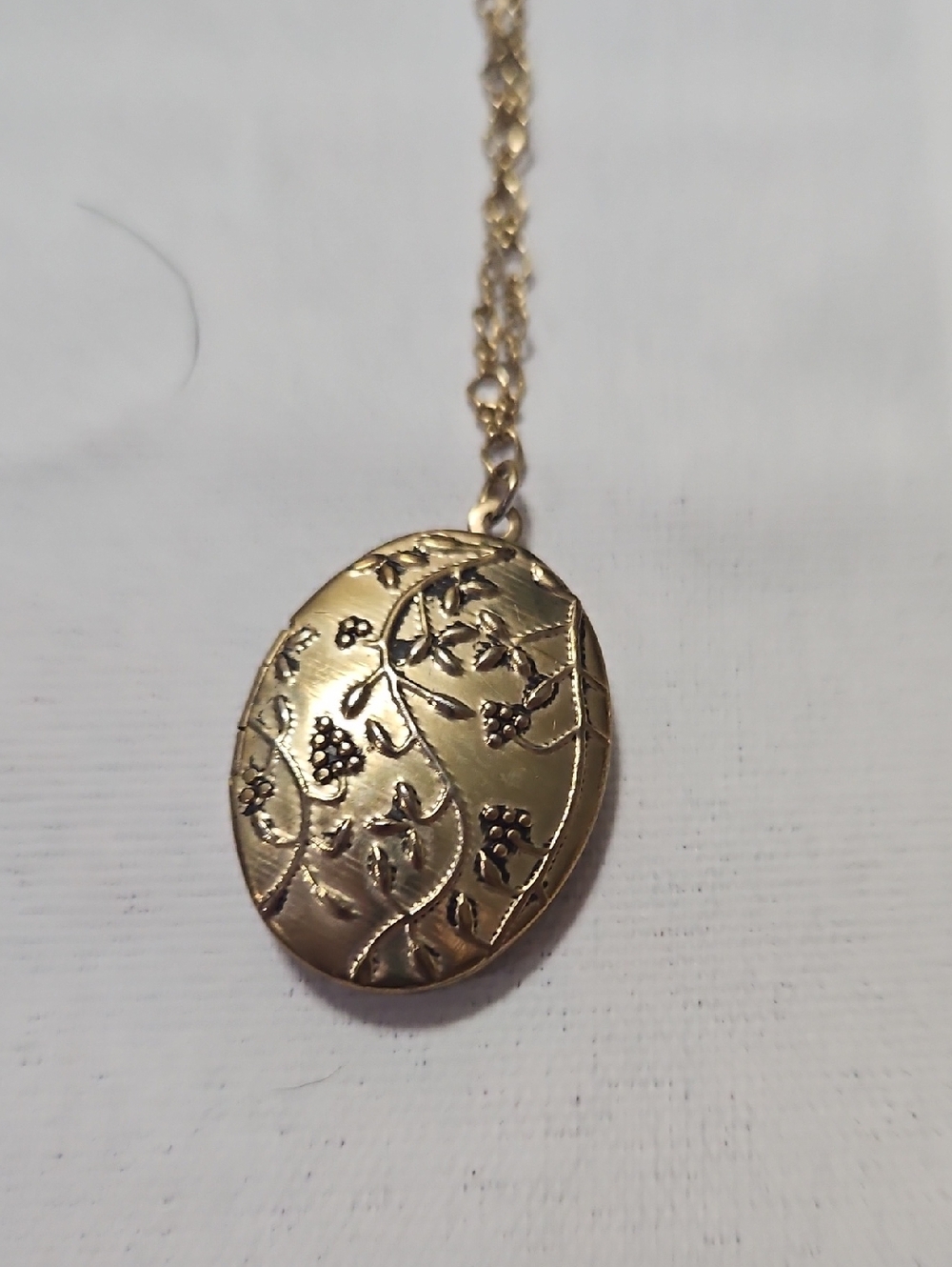 Gold Floral Engraved Oval Locket Necklace - Women Jewelry